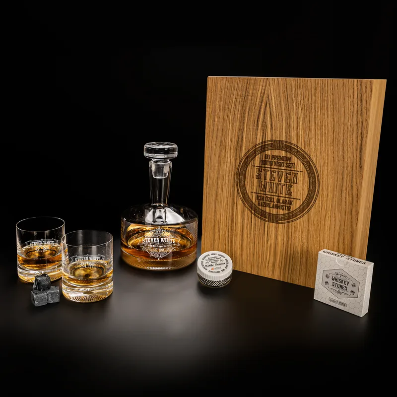 Vintage Design Tokyo Personalized Whiskey Set