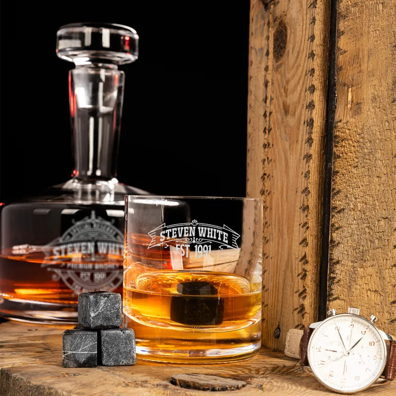Vintage Design Tokyo Personalized Whiskey Set