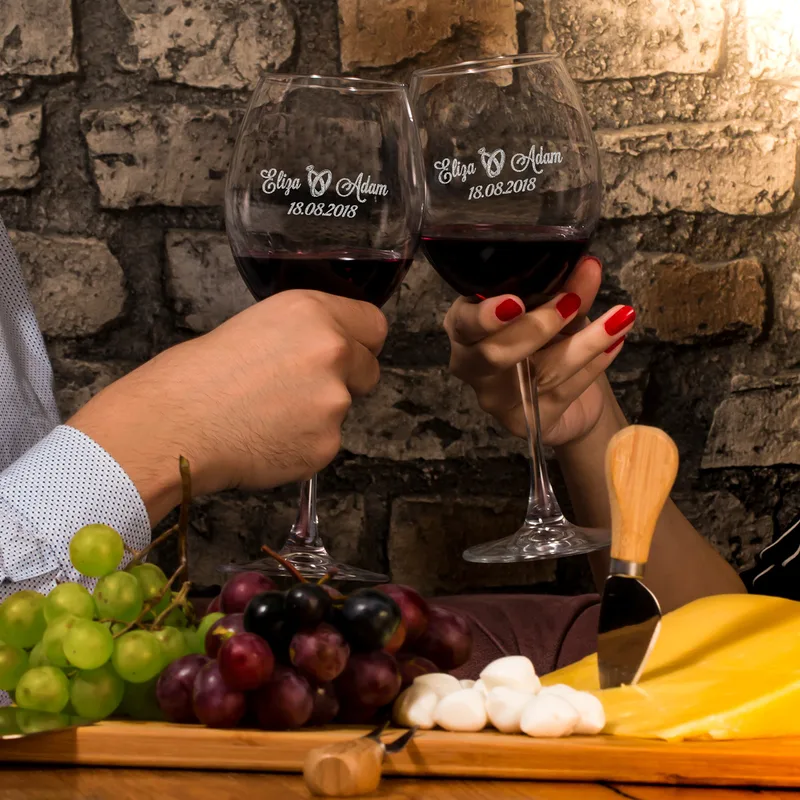 Personalised Wedding Wine Glasses for Couples