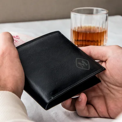 100% Personalized Men's Leather Wallet with Initial