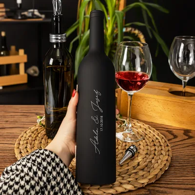 Anniversary Gifts Wine Bottle Design Wine Accessories Set