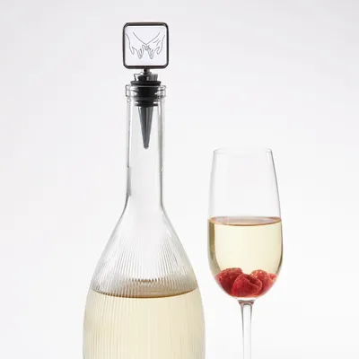 Couple Designed Metal Wine Bottle Cap