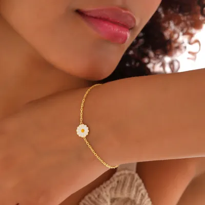 Daisy Pendant Gold Plated Bracelet