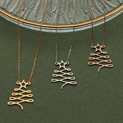 Elegant Silver Christmas Tree Pendant Necklace Perfect for Moms and Partners