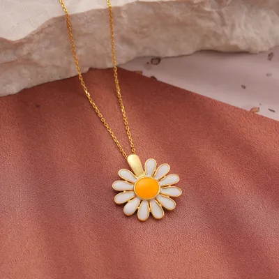 Elegant Sterling Silver Daisy Pendant Necklace for Women