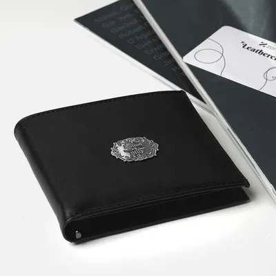 Engraved Leather Wallet with Silver Details Featuring Couple’s Names