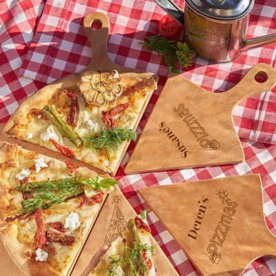 Merry Pizzmas Personalized 6 Piece Pizza Serving Board