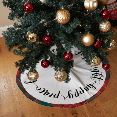 Festive Tree Skirt with New Year’s Quotes Design