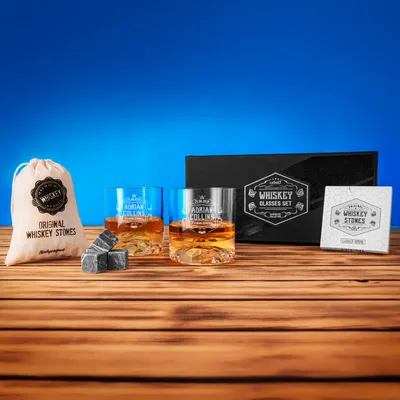 Personalized Chicago 2 Piece Whiskey Glasses Set Matte Black Box