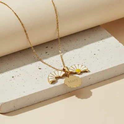 Personalized Daisy Flower necklace with Name Charm