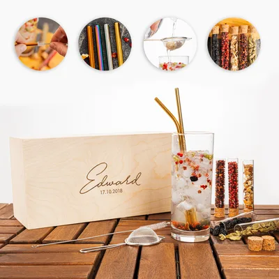 Personalized Gin Set with Wooden Box and Signature Design