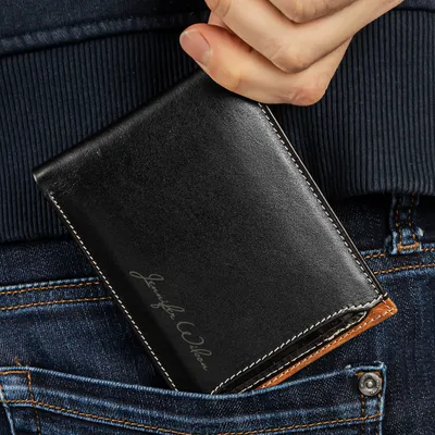 Personalized Leather Wallet with Signature Style and Cardholder