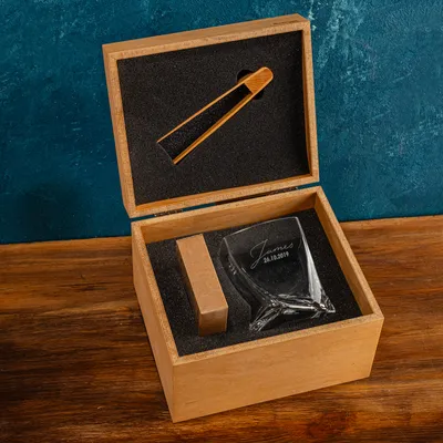 Personalised Whiskey Gift Set with Engraved Glasses