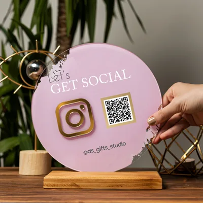 Social Media Interactive Acrylic Plate with Wooden Base